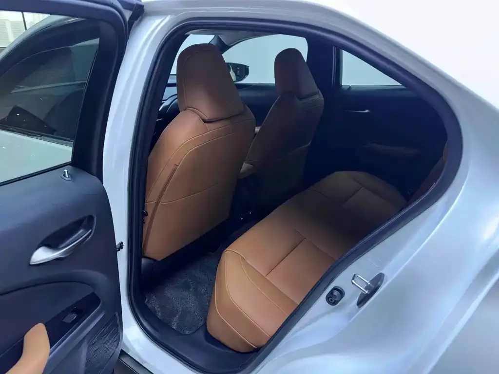 Lexus UX New Energy — фото 6
