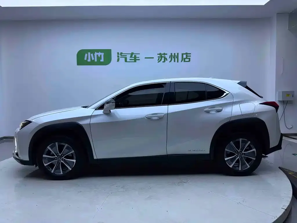 Lexus UX New Energy — фото 10