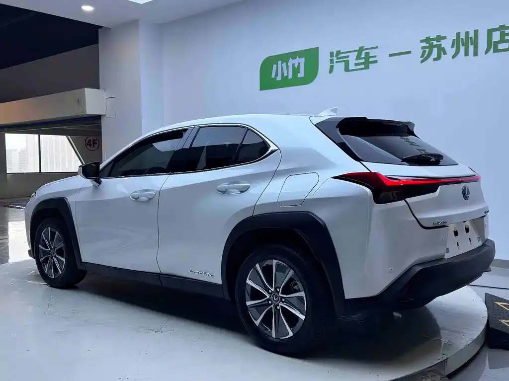 Lexus UX New Energy — фото 8