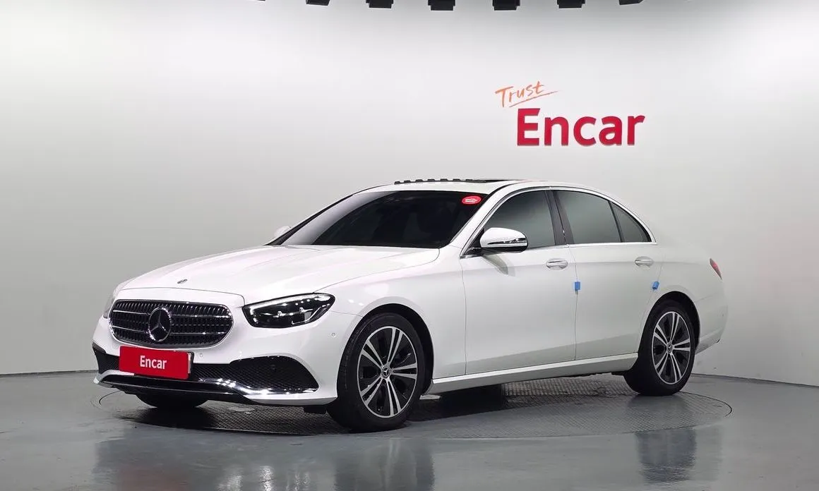 Mercedes-Benz E-Class — фото 1