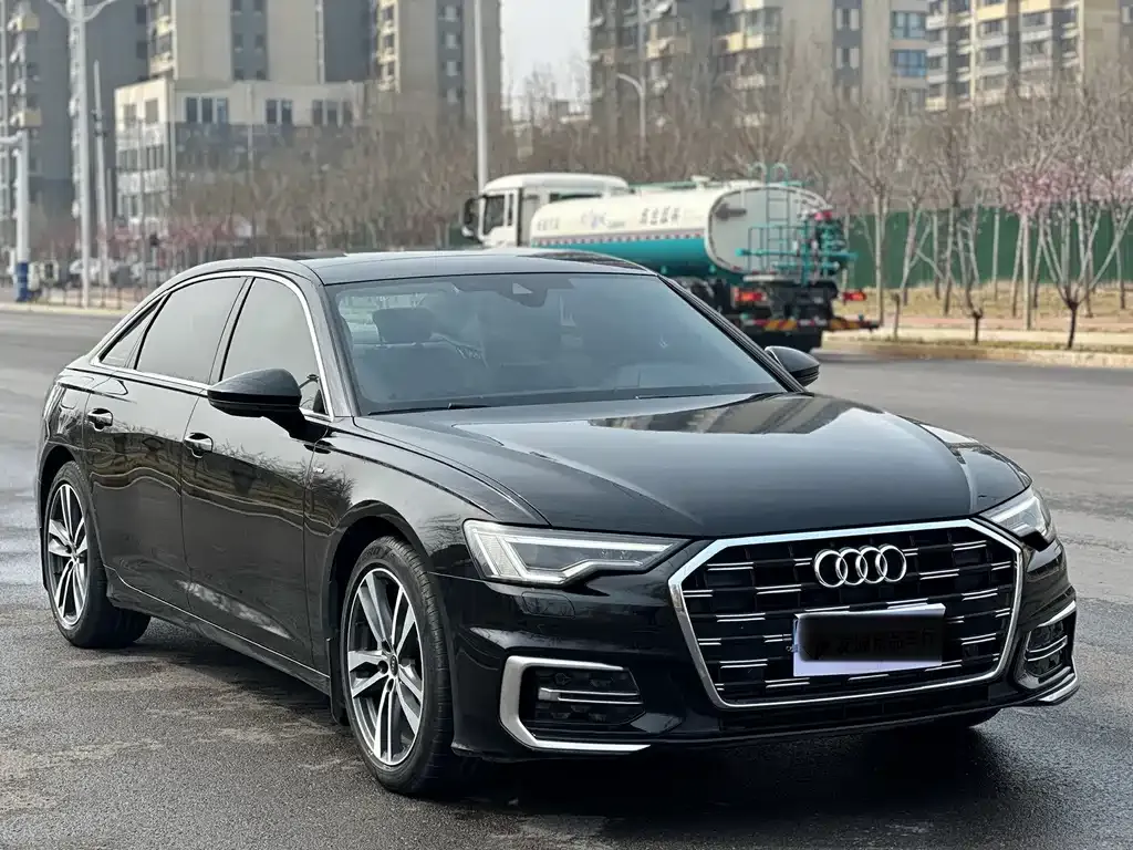 Audi A6L — фото 1