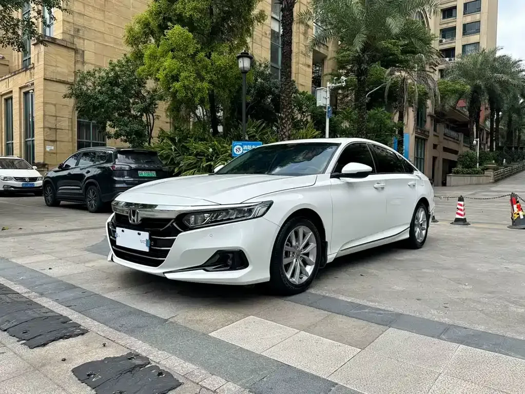 Honda Accord — фото 6