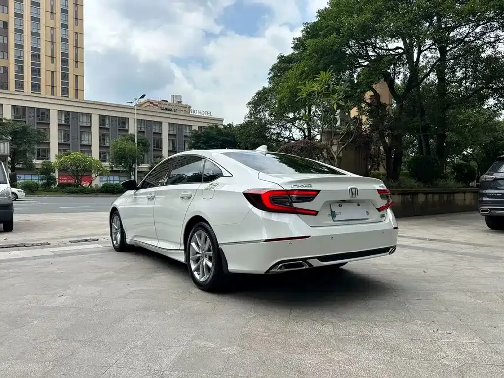 Honda Accord — фото 4