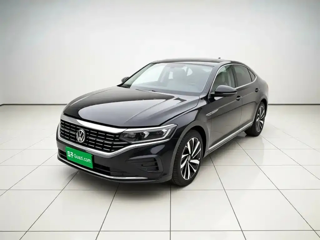 Volkswagen Passat — фото 1