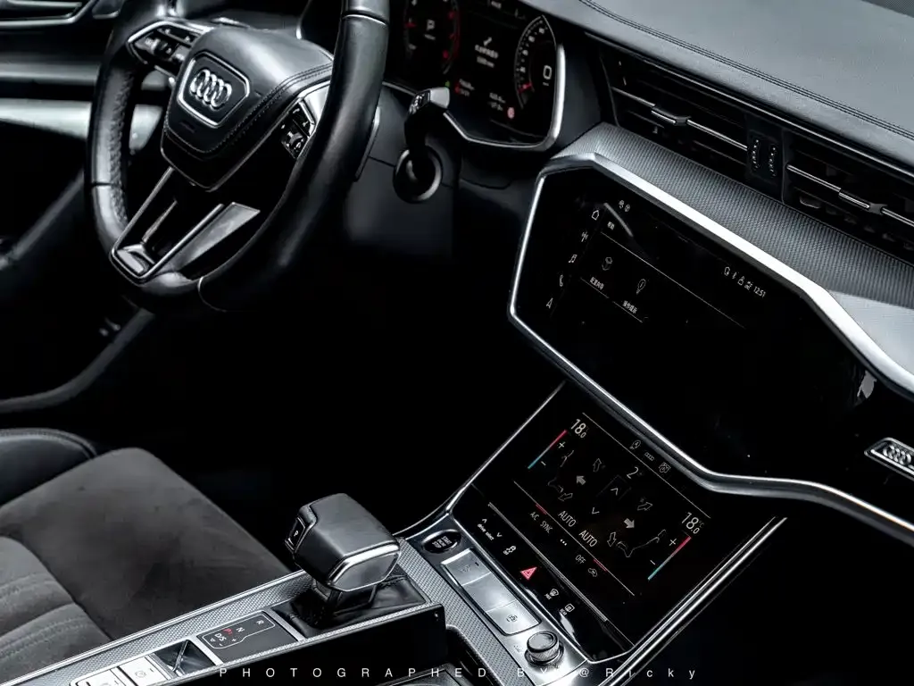 Audi A6L — фото 2