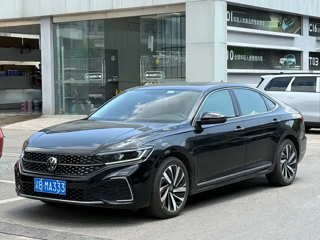 Volkswagen Passat — фото 1