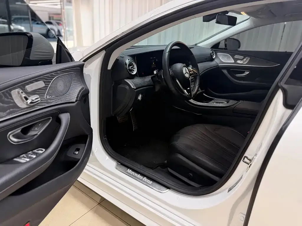 Mercedes-Benz CLS — фото 8