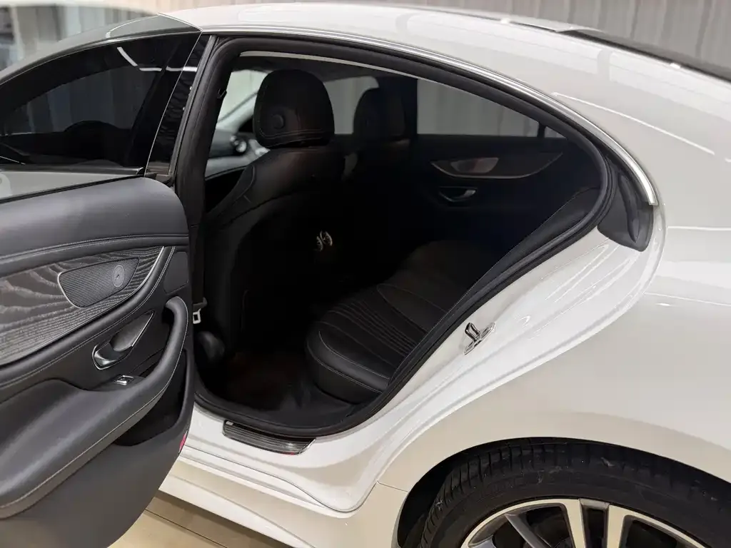 Mercedes-Benz CLS — фото 3