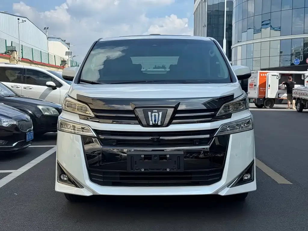 Toyota Vellfire — фото 5