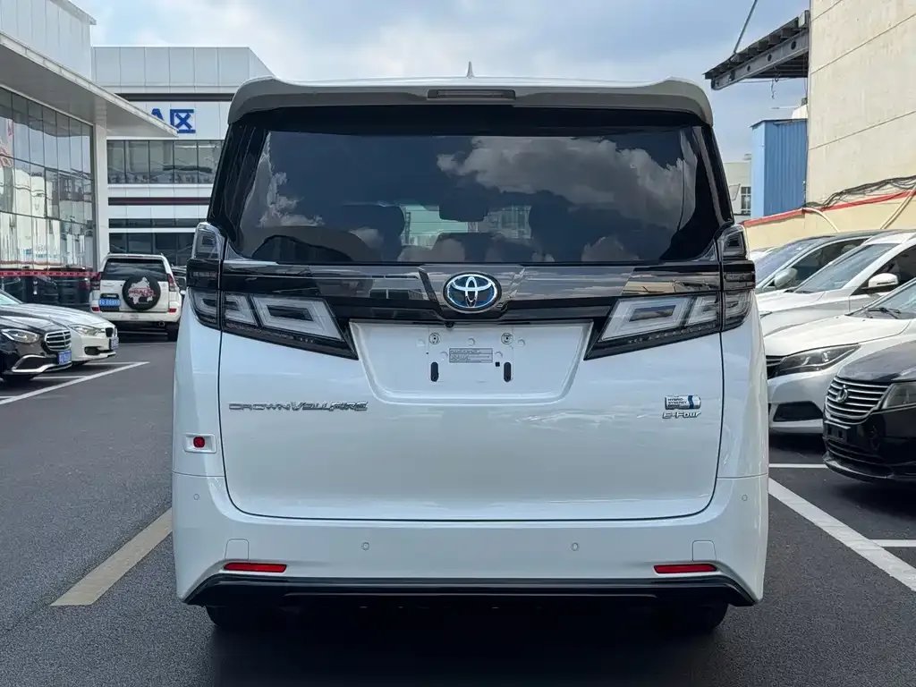 Toyota Vellfire — фото 10