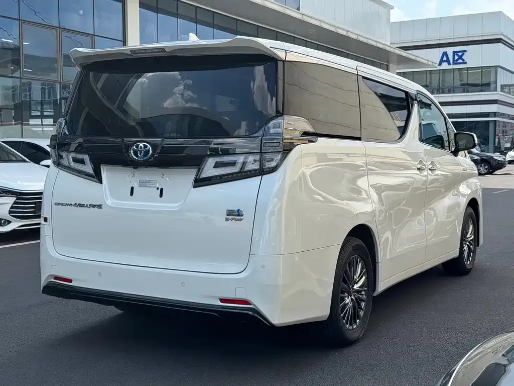 Toyota Vellfire — фото 8