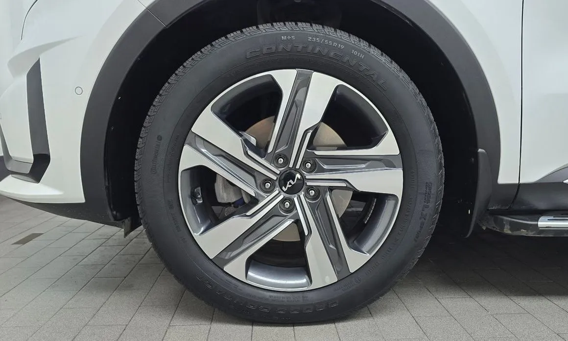 Kia Sorento — фото 9