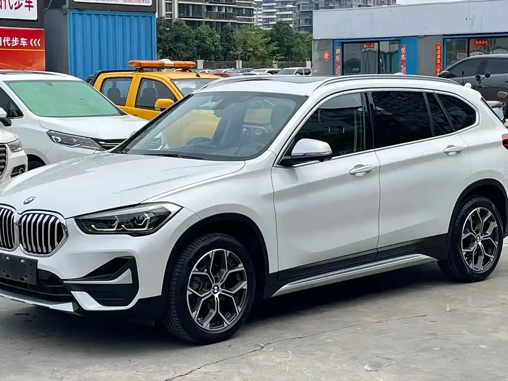 BMW X1 — фото 1