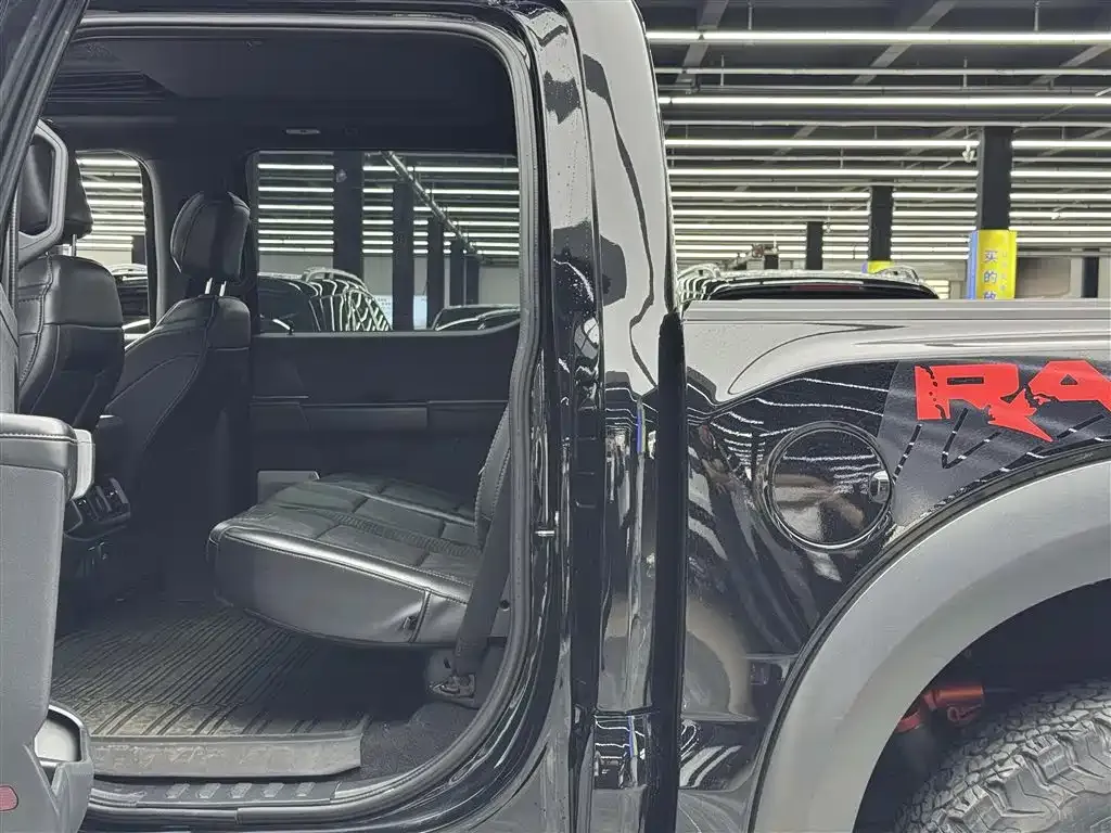Ford F-150 Raptor — фото 10