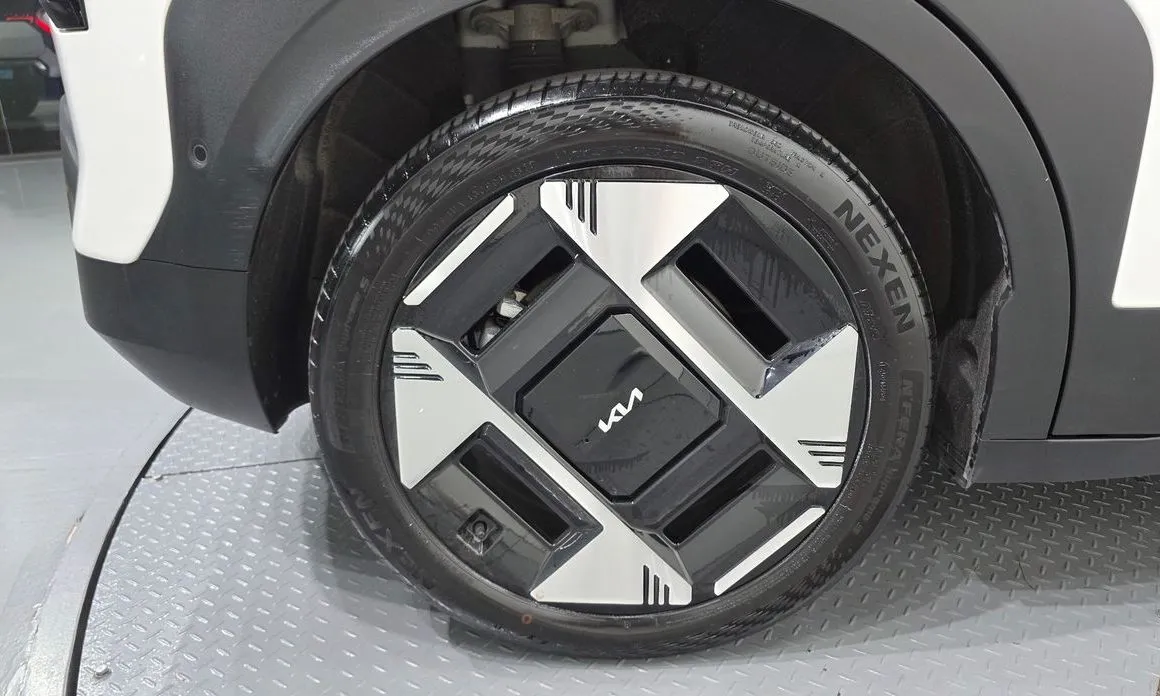 Kia EV3 — фото 10