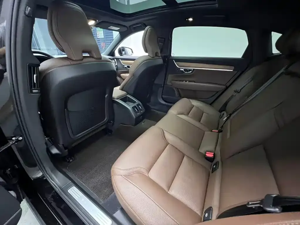 Volvo S90 — фото 10