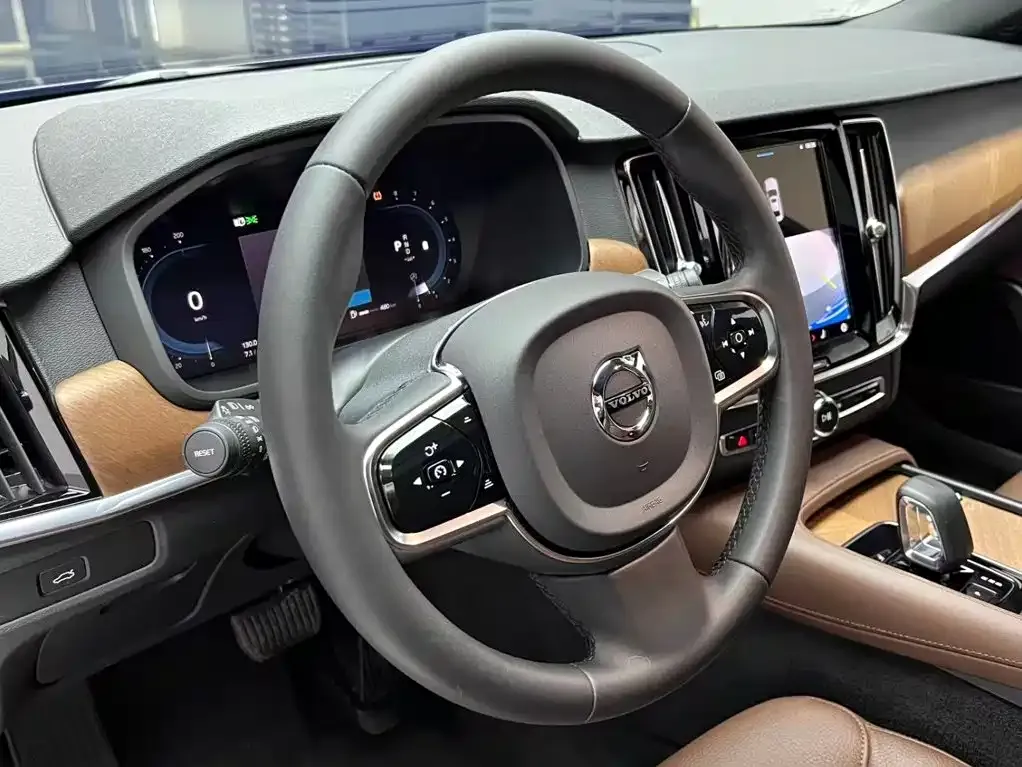 Volvo S90 — фото 4
