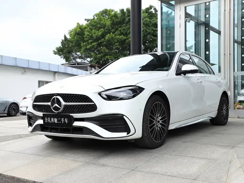Mercedes-Benz C-Class — фото 1