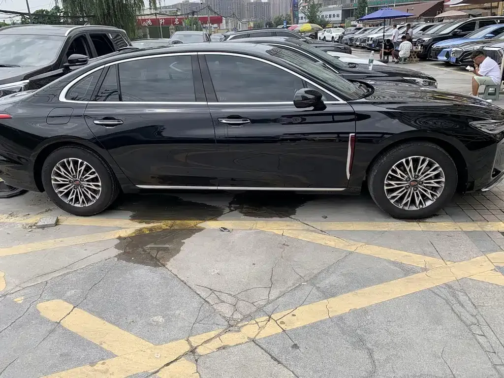 Hongqi H5 — фото 3