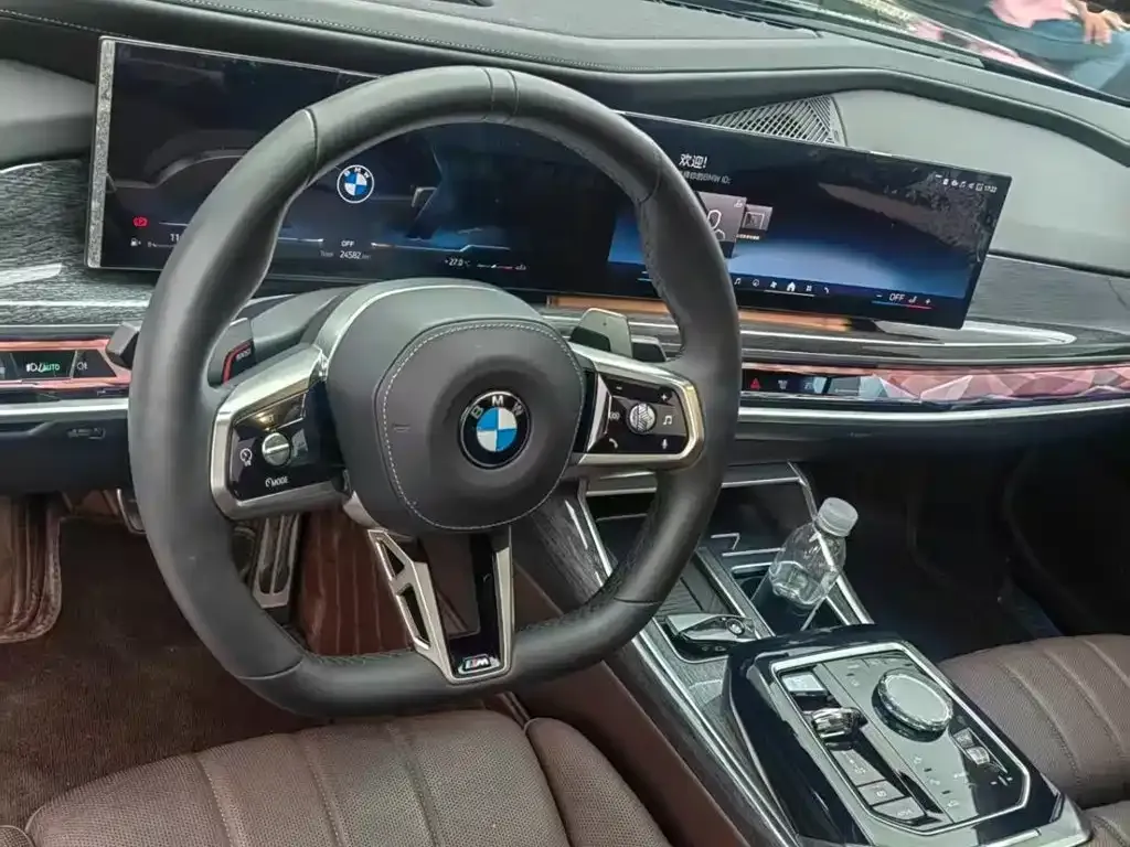 BMW 7 Series — фото 3