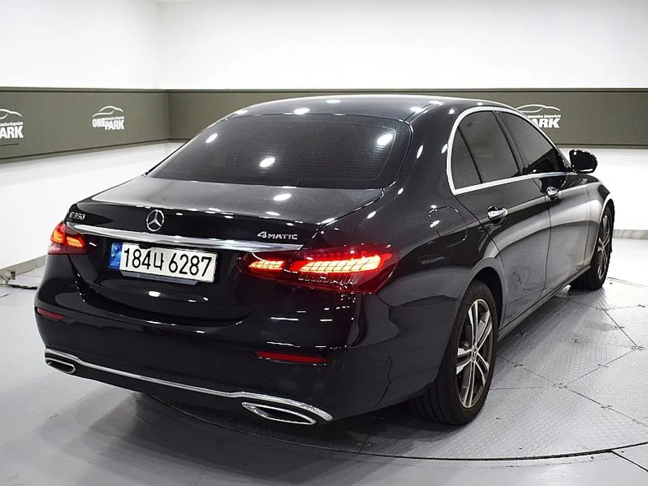 Mercedes-Benz E-Class — фото 10