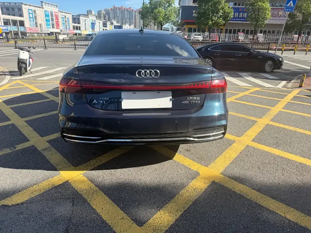 Audi A7L — фото 9