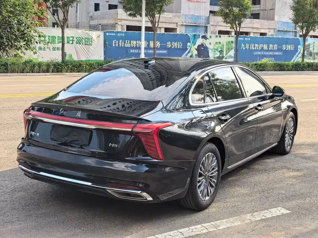 Hongqi H5 — фото 9
