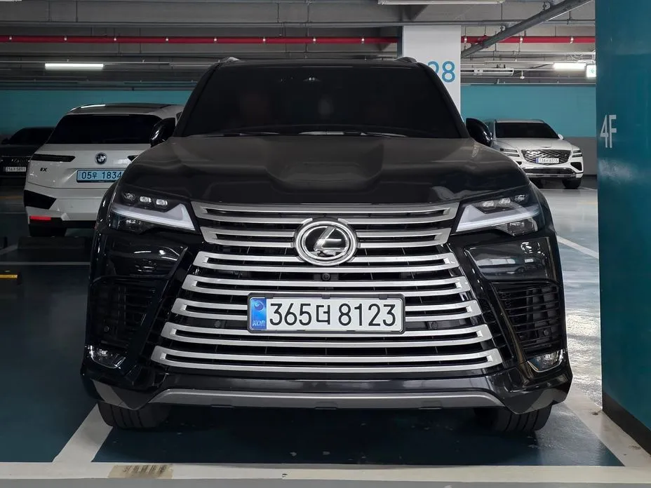 Lexus LX — фото 1