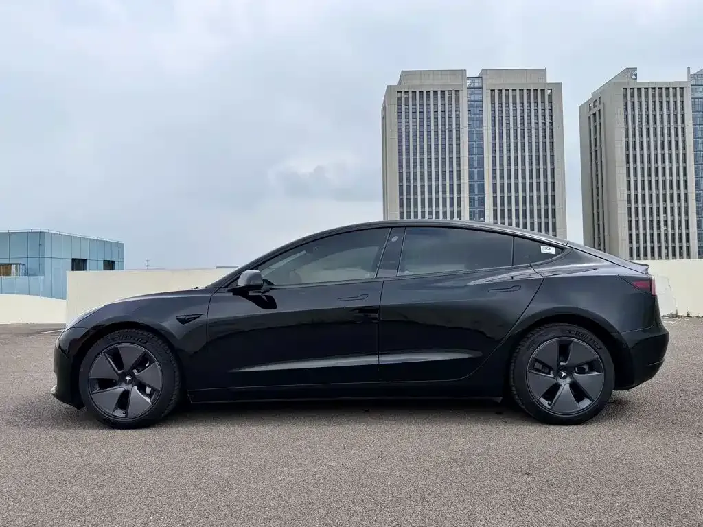 Tesla Model 3 — фото 6