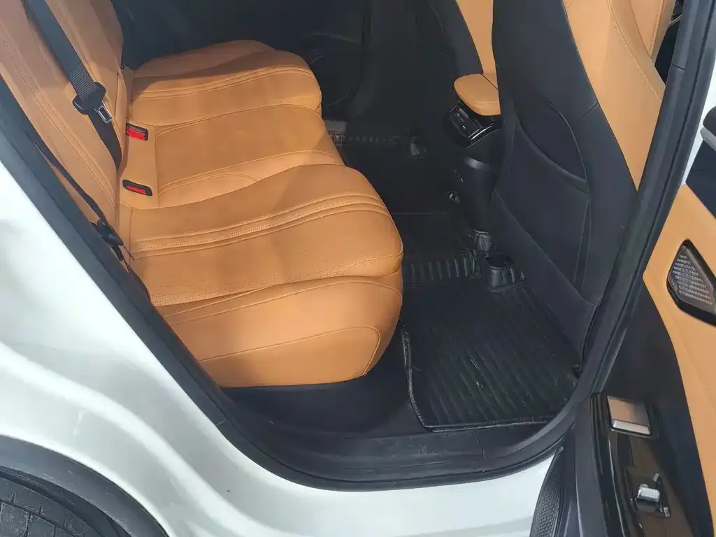 Geely Galaxy L7 — фото 10