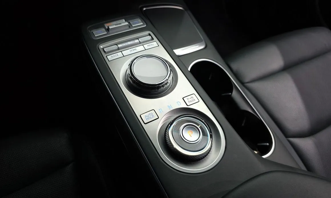 Genesis GV70 — фото 9