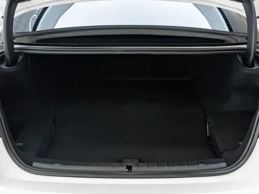 BMW 5 Series New Energy — фото 6