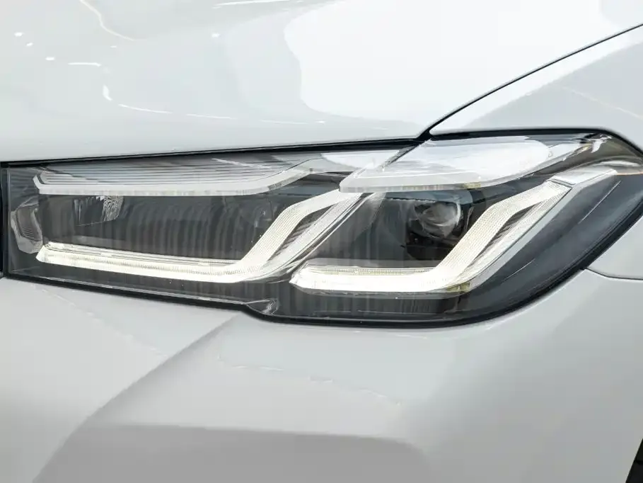 BMW 5 Series New Energy — фото 3