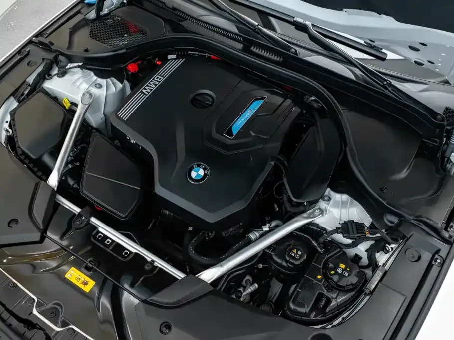 BMW 5 Series New Energy — фото 5