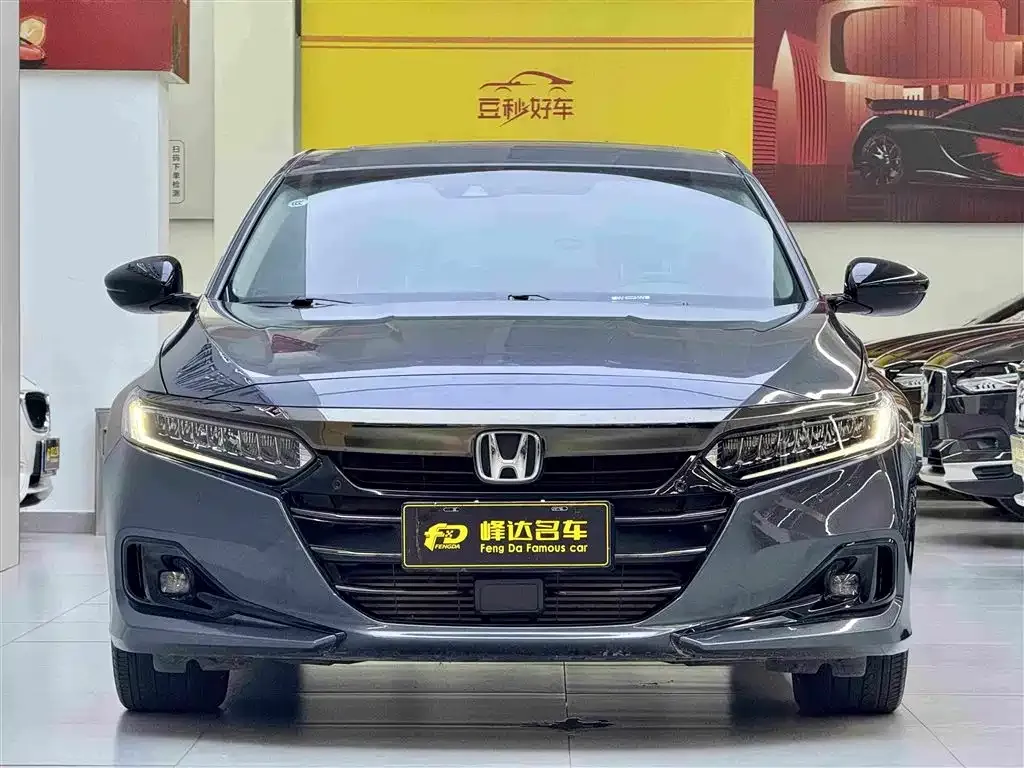 Honda Accord — фото 8