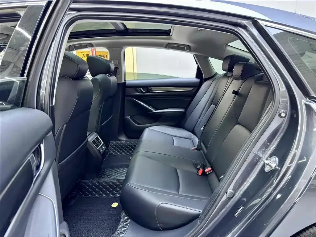 Honda Accord — фото 6