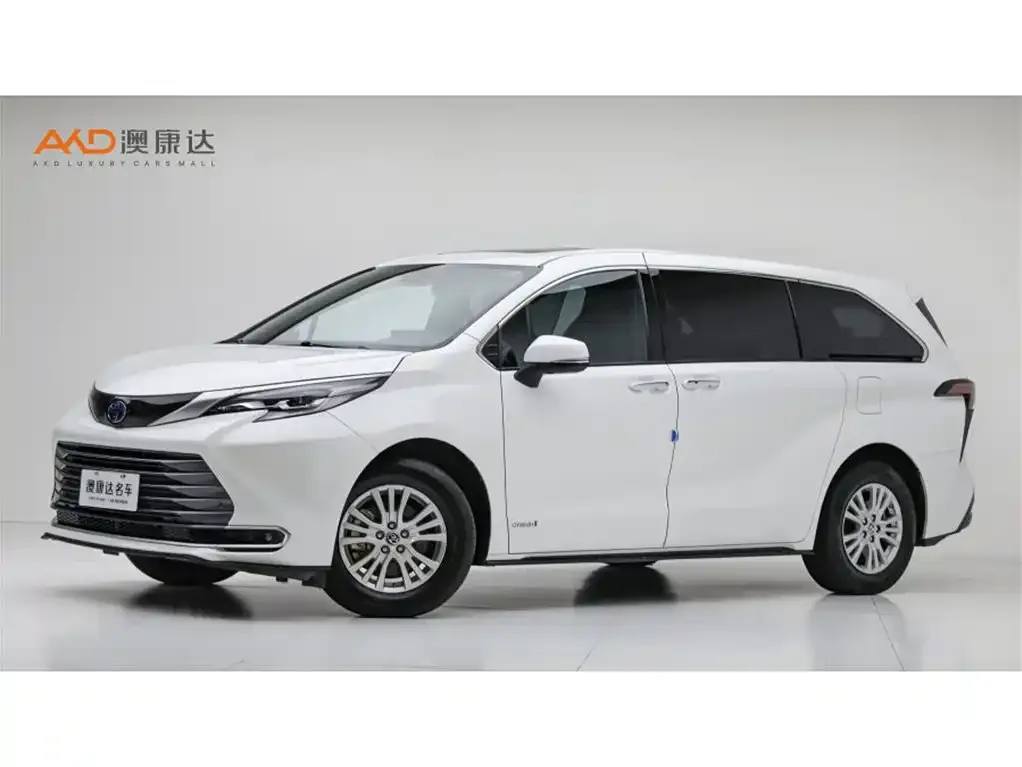 Toyota Sienna — фото 1