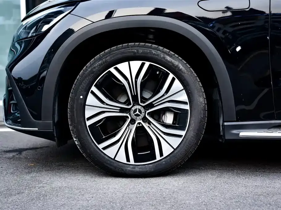 Mercedes-Benz EQE SUV — фото 4