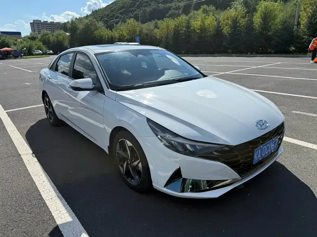 Hyundai Elantra — фото 9