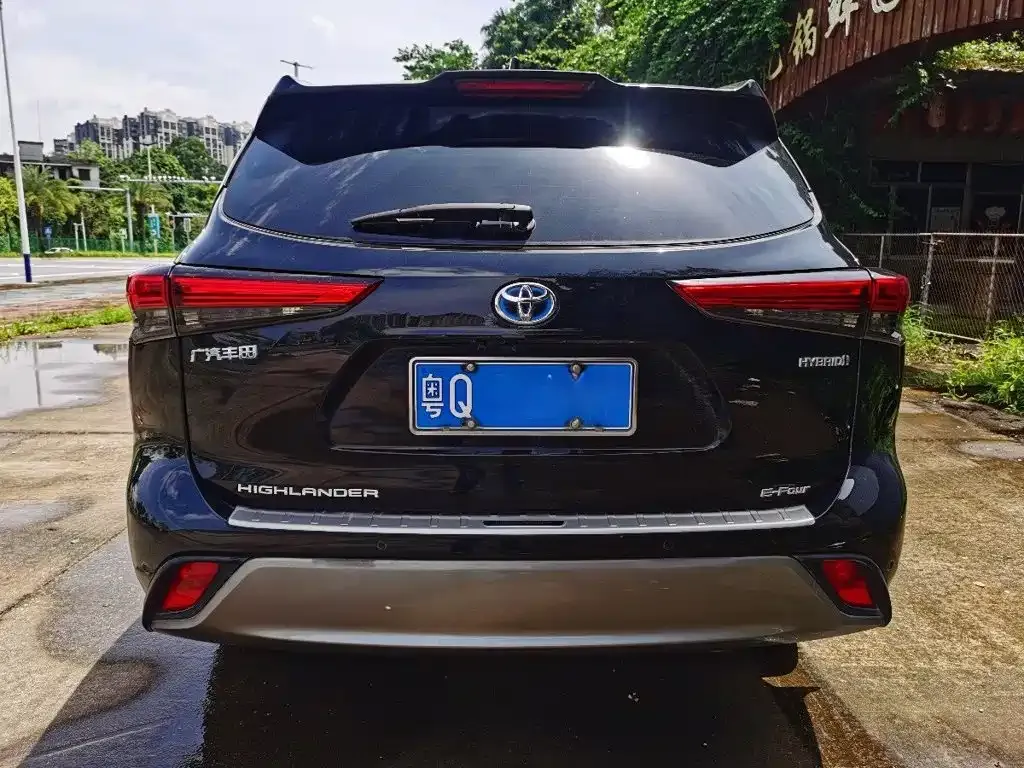 Toyota Highlander — фото 9