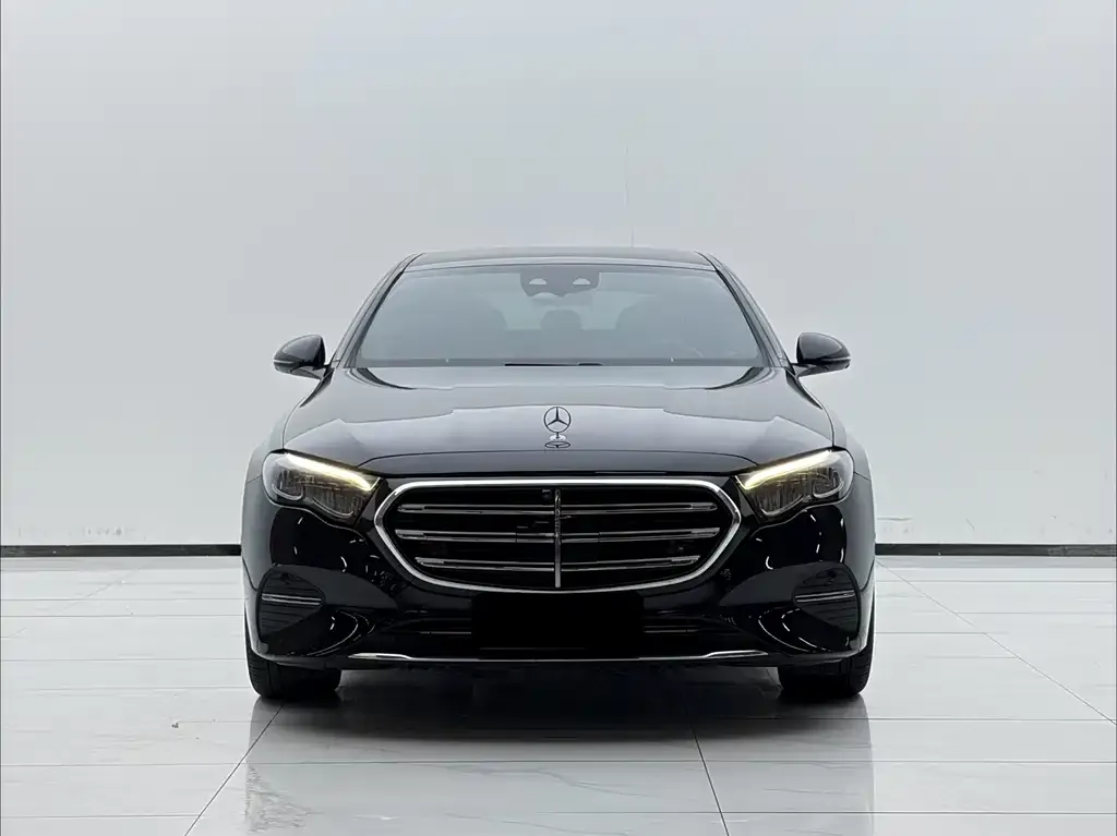 Mercedes-Benz E-Class — фото 4