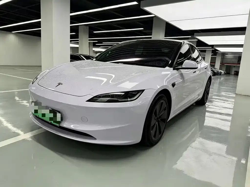 Tesla Model 3 — фото 1