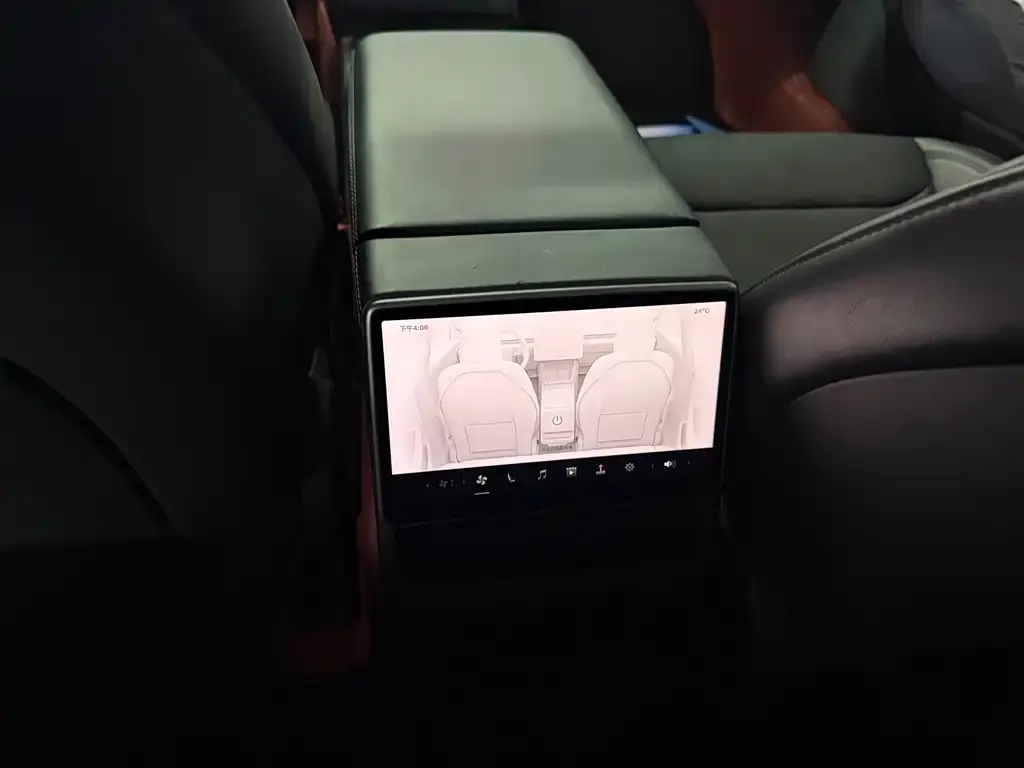 Tesla Model 3 — фото 8