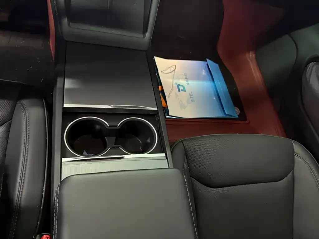 Tesla Model 3 — фото 2