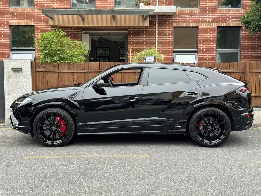 Lamborghini Urus — фото 3