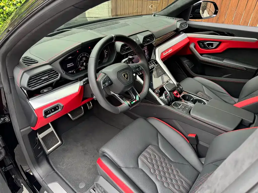 Lamborghini Urus — фото 2