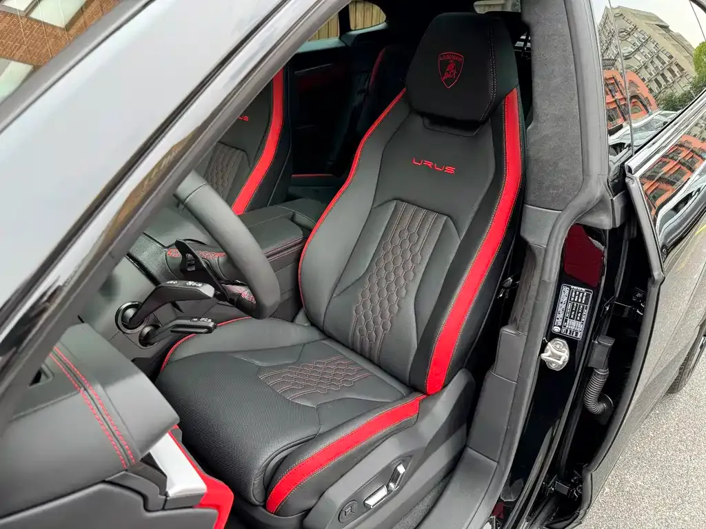 Lamborghini Urus — фото 7