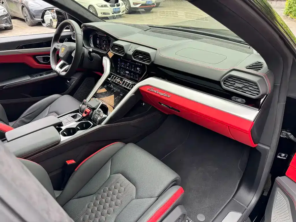 Lamborghini Urus — фото 6