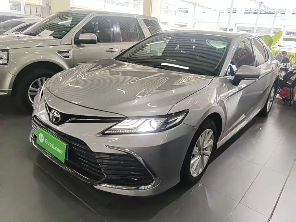 Toyota Camry — фото 4