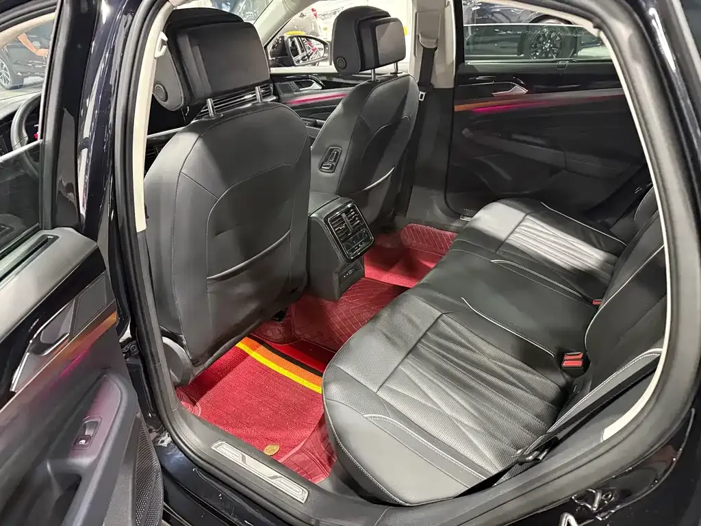 Volkswagen Passat — фото 4